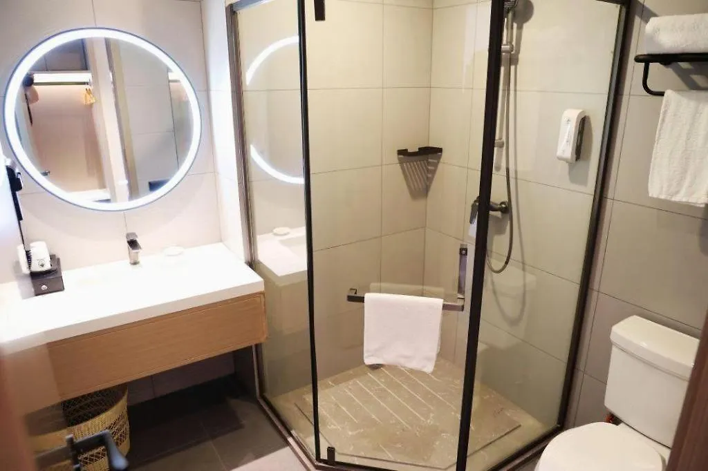 ***  Greentree Inn Suzhou Industrial Zone Yangcheng Lake Weiting Mong Kok Express Hotel China