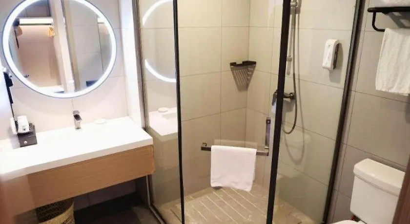 Greentree Inn Suzhou Industrial Zone Yangcheng Lake Weiting Mong Kok Express Hotel 3*, Σουτσόου